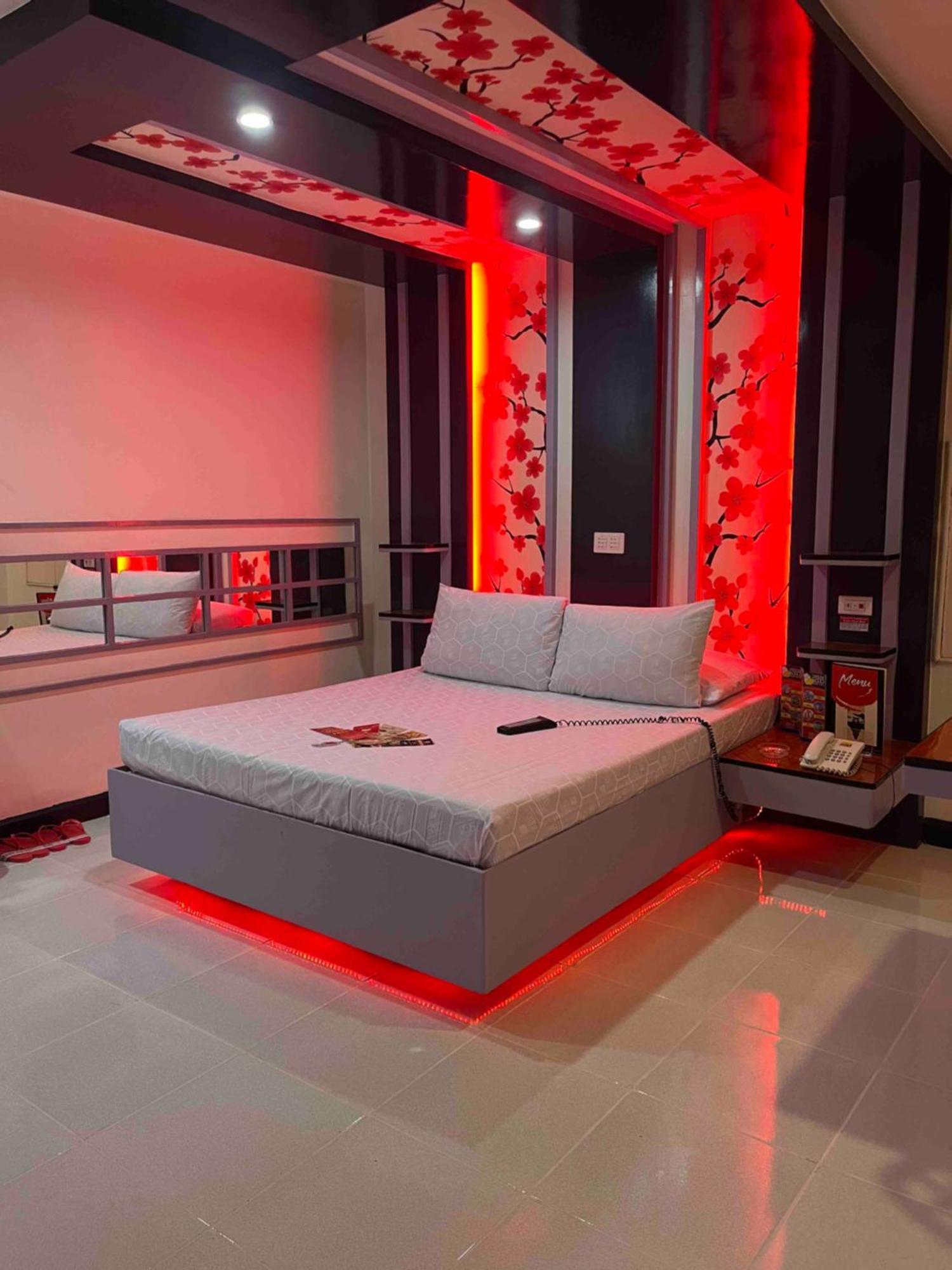 Hotel Sogo Quirino Маніла Екстер'єр фото