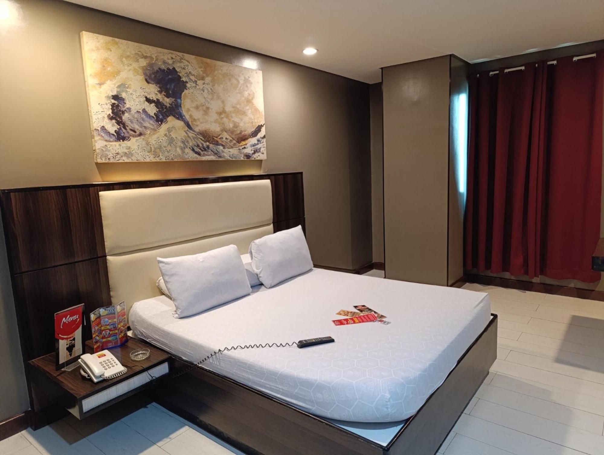 Hotel Sogo Quirino Маніла Екстер'єр фото