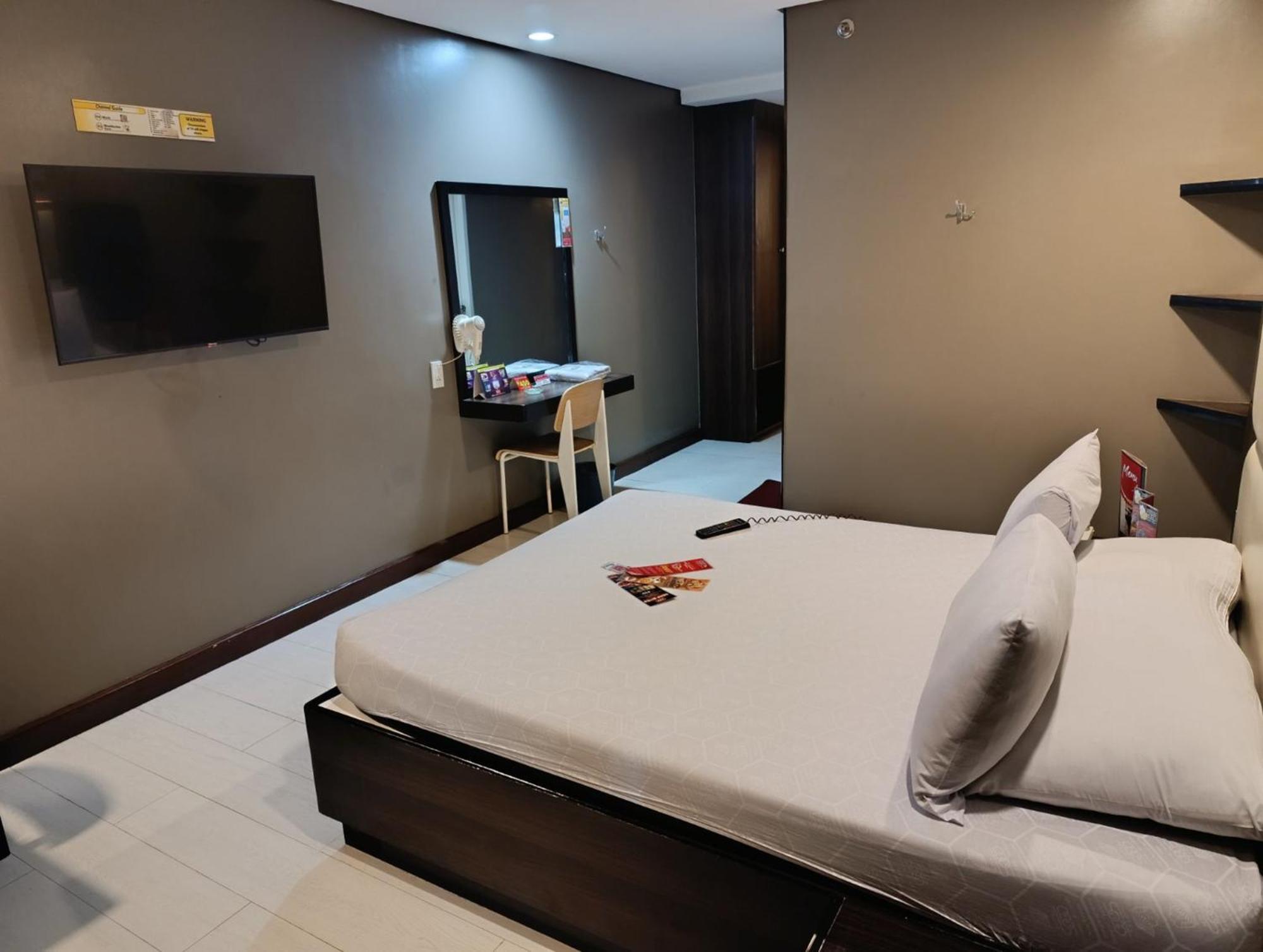 Hotel Sogo Quirino Маніла Екстер'єр фото