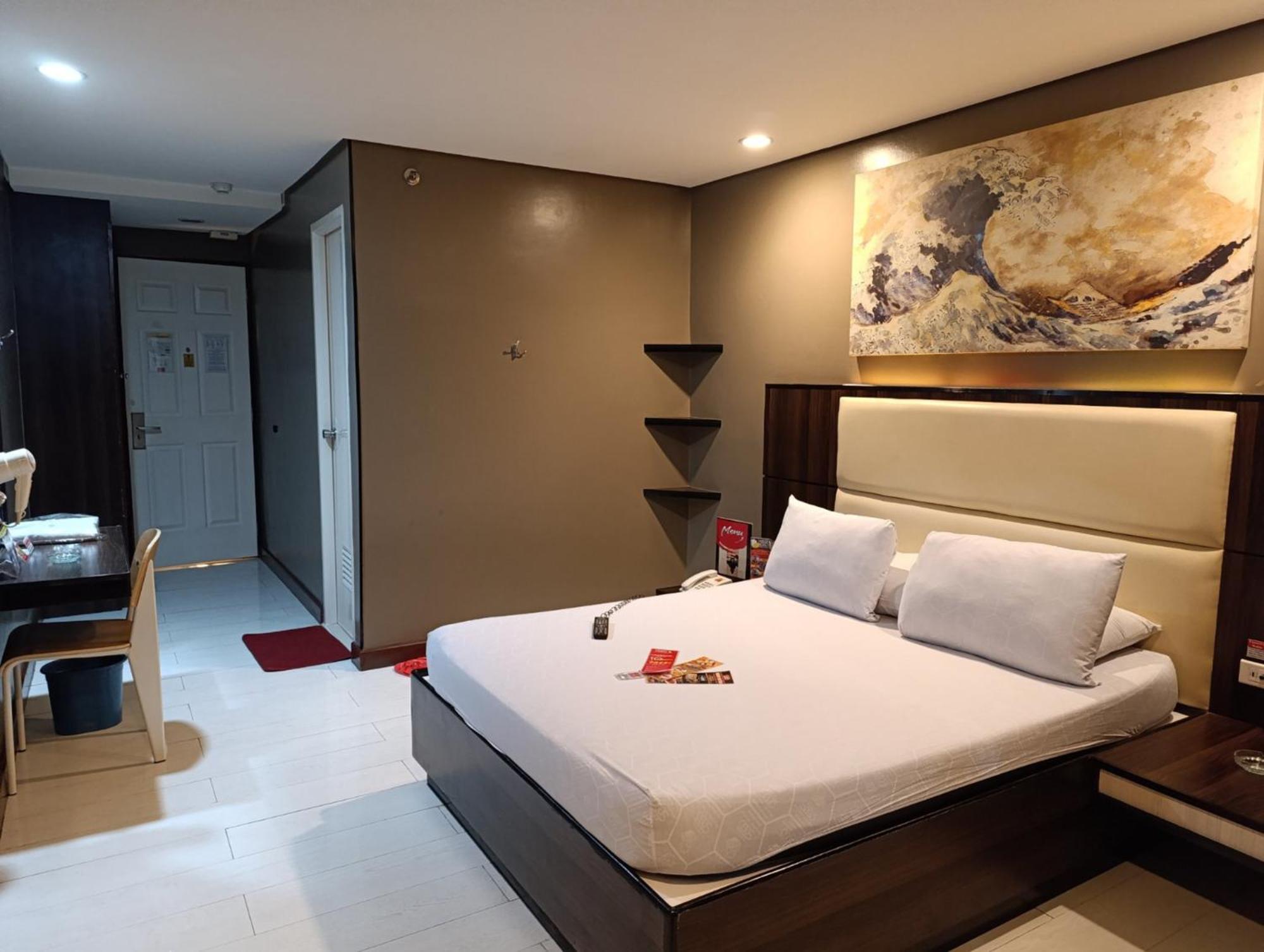 Hotel Sogo Quirino Маніла Екстер'єр фото