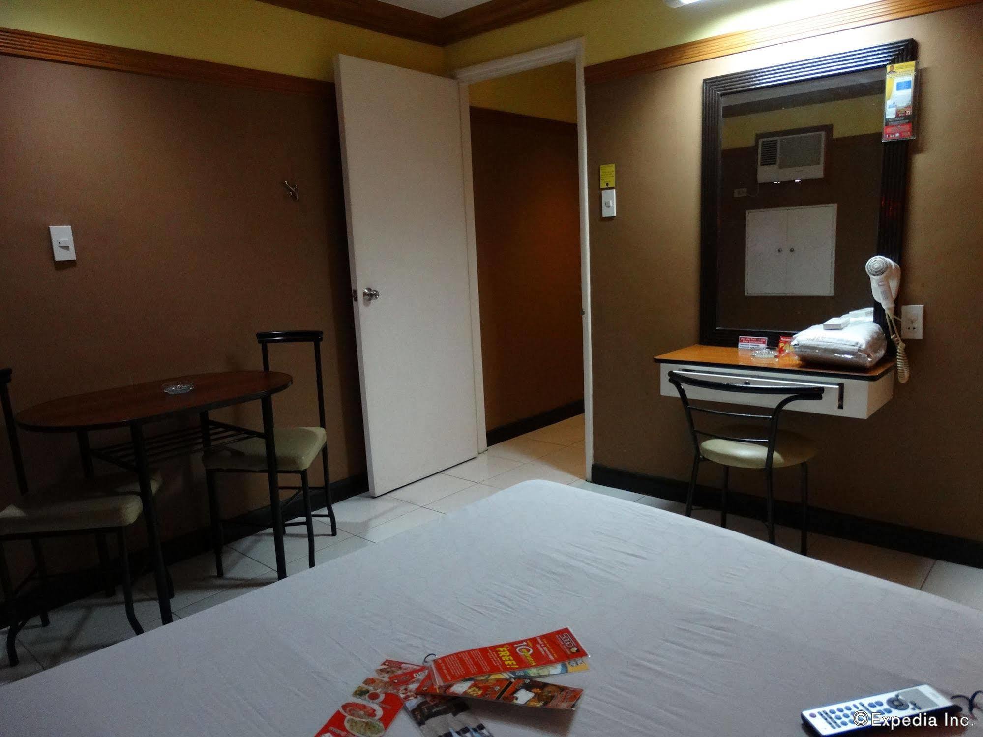 Hotel Sogo Quirino Маніла Екстер'єр фото