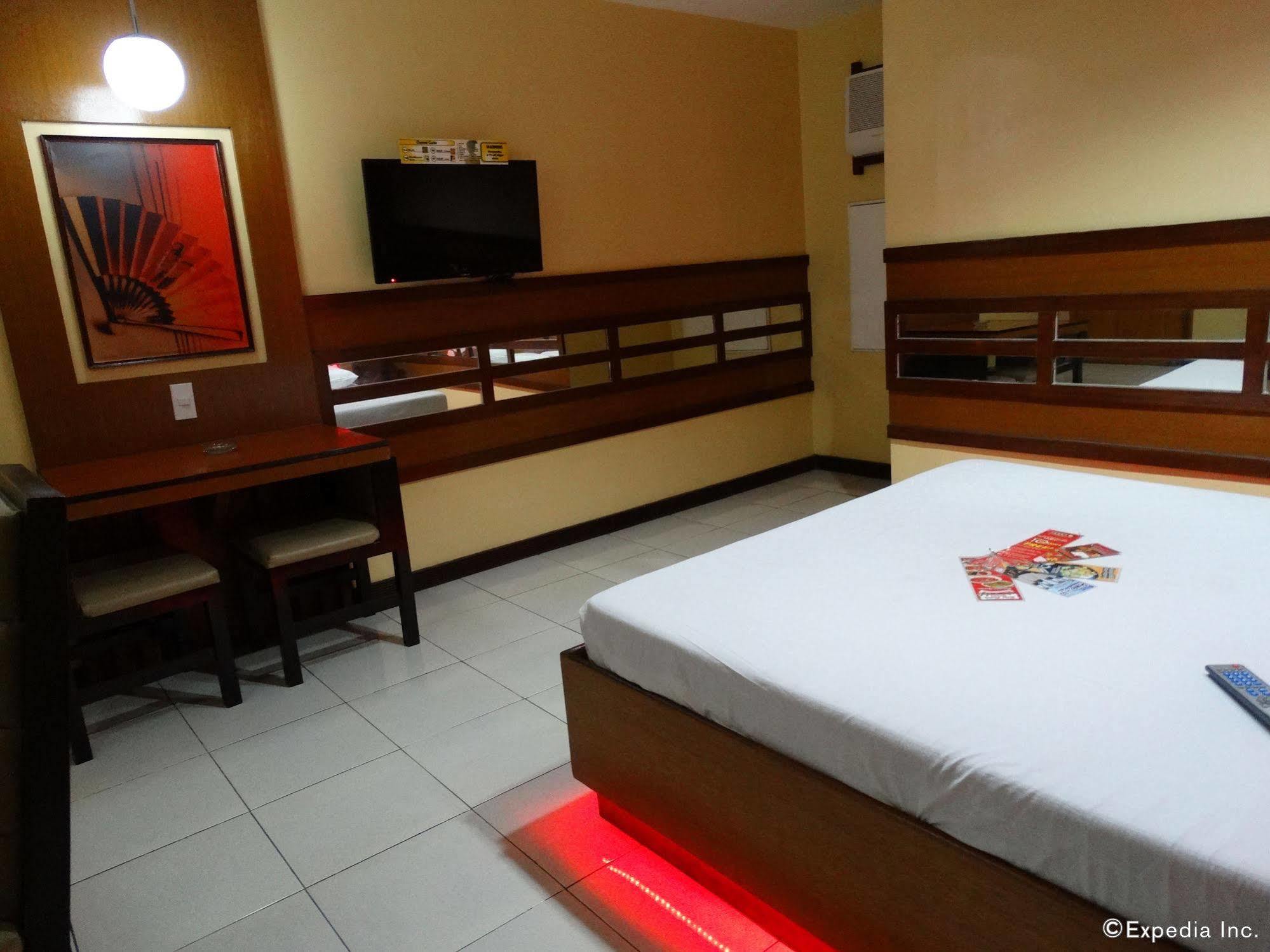 Hotel Sogo Quirino Маніла Екстер'єр фото